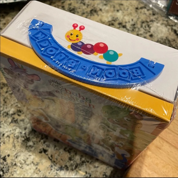 Baby Einstein board book set - Picture 3 of 5